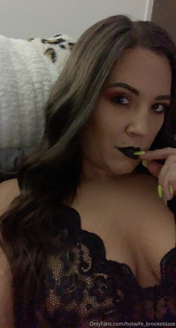 [OF] Hotwife Brooke Blaze (@hotwife_brookeblaze) Pics/01-11-2020-1177112498.jpg