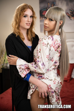 [Transerotica] Redhead TS Erica Cherry Seduces Latina Trans Itzel Saenz - 30 Mar 2023 (1080p and pictures)/Pictures/erica and itzel (29 of 50).jpg