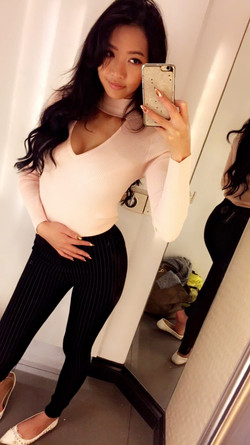@missreinat/Images/missreinat-2017-08-22-3122184-Changing room outfit.jpg