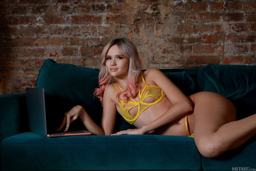 MetArt.com 2025-01-05/[MetArt.com] 25-01-05 Novella Night - Leggy Lady (x120) 3648x5472/MetArt_Leggy-Lady_Novella-Night_high_0008.jpg