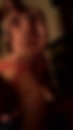 Roshporn/Сочная снегурочка терпит толстый член здоровяка в своей киске.mp4