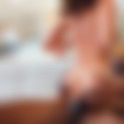 mia_river_hollywood_cash_4k.mp4